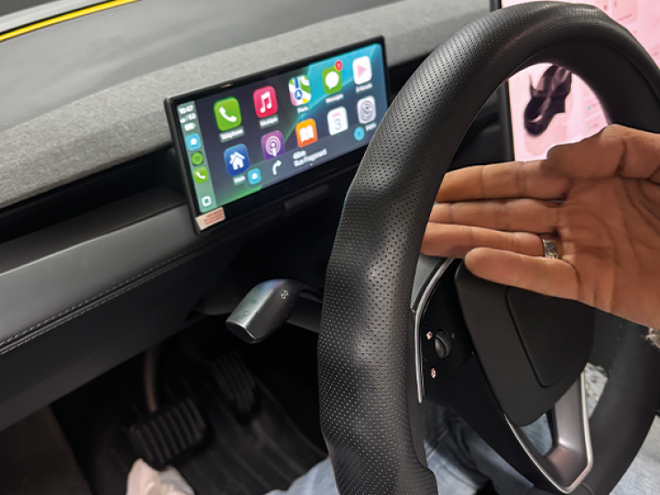 CarPlay tesla model y 2025